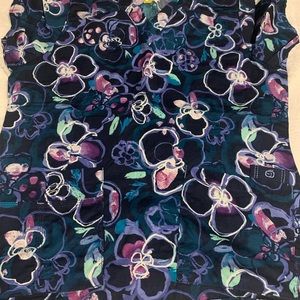 Wonder Flex floral scrub top